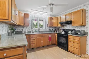 300 Dellford Ct, Hendersonville, NC 28792 - Photo 7