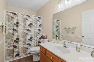 300 Dellford Ct, Hendersonville, NC 28792 - Photo 19