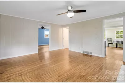 1015 Mountain View Street, Hendersonville, NC 28739 - Photo 9