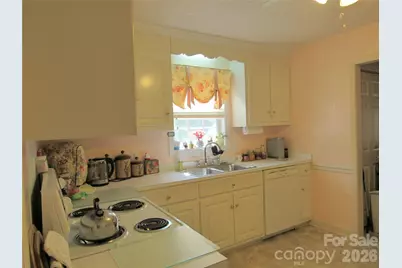 2514 Oxford Circle, Lancaster, SC 29720 - Photo 5