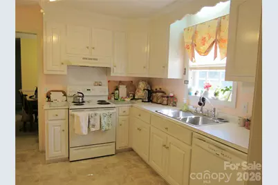 2514 Oxford Circle, Lancaster, SC 29720 - Photo 3