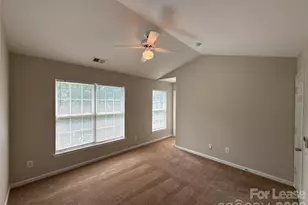 1525 Braveheart Ln, Charlotte, NC 28216 - Photo 7