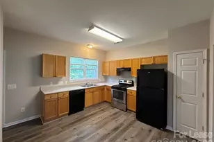1525 Braveheart Ln, Charlotte, NC 28216 - Photo 5