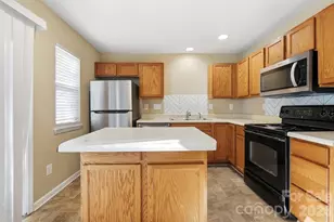 11214 Grass Field Rd, Charlotte, NC 28213 - Photo 9