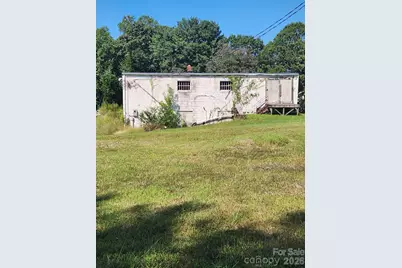 2015 24th Street NE, Hickory, NC 28601 - Photo 3