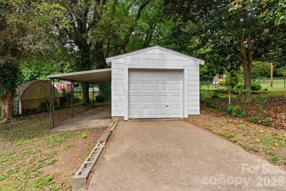828 Ferrell Avenue, Winston Salem, NC 27101 - Photo 3