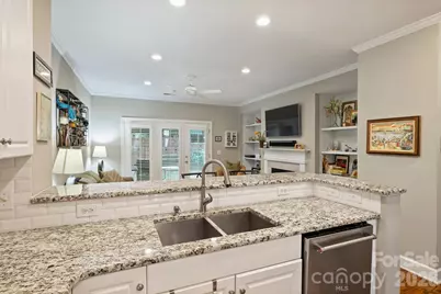 129 Sloane Square Way, Charlotte, NC 28211 - Photo 19