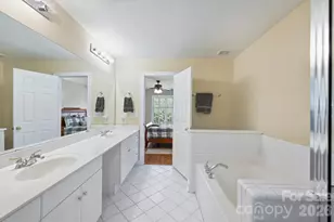 129 Sloane Square Way, Charlotte, NC 28211 - Photo 29