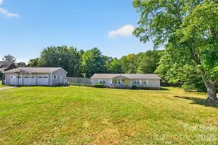 455 Hubbard Rd, Hickory, NC 28601 - Photo 1