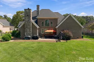 6671 Fox Ridge Cir, Davidson, NC 28036 - Photo 3
