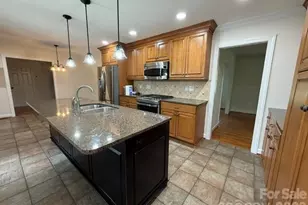1441 Shirebourn None, Hickory, NC 28602 - Photo 11