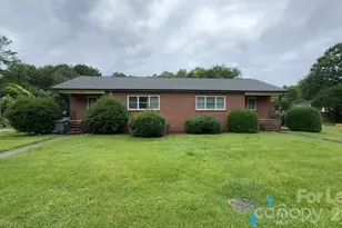 2112 Stewart Ave N, Newton, NC 28658 - Photo 1