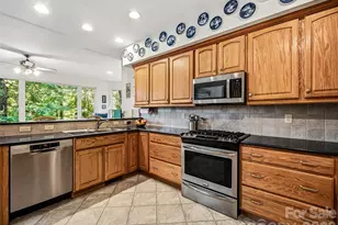 151 Shadowleaf Dr, Hendersonville, NC 28739 - Photo 25