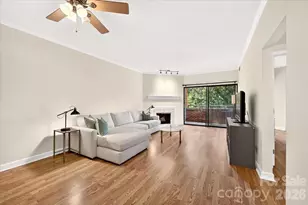 224 N Poplar St, Charlotte, NC 28202 - Photo 5