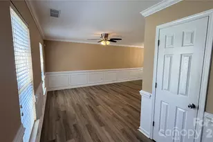 9334 Arbor Creek Dr, Charlotte, NC 28269 - Photo 5