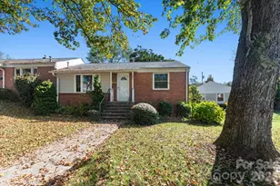 27 Trowbridge Ln, Brevard, NC 28712 - Photo 1