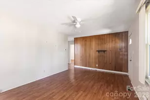 27 Trowbridge Ln, Brevard, NC 28712 - Photo 5