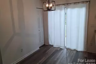 5721 Prescott Ct, Charlotte, NC 28269 - Photo 7