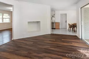 6400 Elmwood Cir, Charlotte, NC 28214 - Photo 9