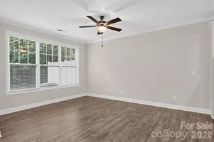 8727 Harris Lake Ln, Charlotte, NC 28269 - Photo 5