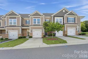 8727 Harris Lake Ln, Charlotte, NC 28269 - Photo 1