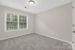 8727 Harris Lake Ln, Charlotte, NC 28269 - Photo 11