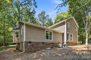 2840 Sparrow Springs Rd, Gastonia, NC 28052 - Photo 35