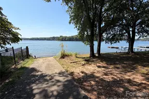 135 Supreme Ct, Statesville, NC 28677 - Photo 7