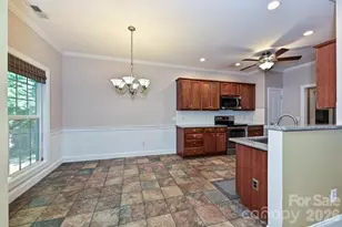 2715 Lakeview Cir, Matthews, NC 28105 - Photo 13
