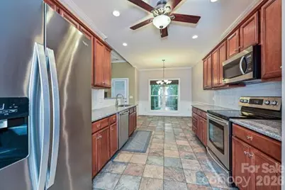 2715 Lakeview Circle, Matthews, NC 28105 - Photo 17