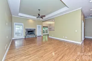 2715 Lakeview Cir, Matthews, NC 28105 - Photo 11