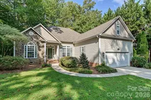 2715 Lakeview Cir, Matthews, NC 28105 - Photo 1