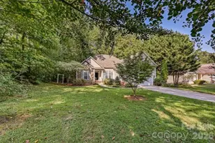 2715 Lakeview Cir, Matthews, NC 28105 - Photo 43