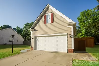 2915 Canary Court, Charlotte, NC 28269 - Photo 3