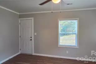 918 Mountain Crest Dr, Kings Mountain, NC 28086 - Photo 7