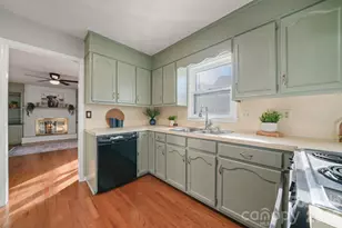 5976 Gold Creek Estate Dr, Hickory, NC 28601 - Photo 13