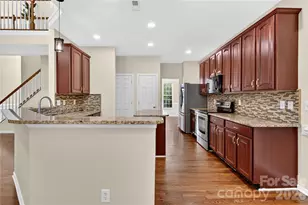 10822 Chamberlain Hall Ct, Charlotte, NC 28277 - Photo 7