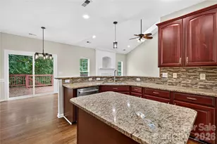 10822 Chamberlain Hall Ct, Charlotte, NC 28277 - Photo 3