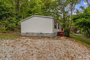 2271 Gouges Creek Rd, Spruce Pine, NC 28777 - Photo 23