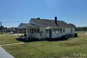 2709 Murray Rd, State Road, NC 28676 - Photo 5