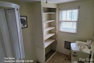 521 N Davis Ave, Newton, NC 28658 - Photo 9
