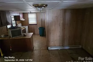 521 N Davis Ave, Newton, NC 28658 - Photo 13
