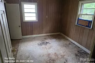 521 N Davis Ave, Newton, NC 28658 - Photo 15