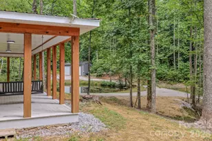 633 Kingdom Pl, Zirconia, NC 28790 - Photo 3