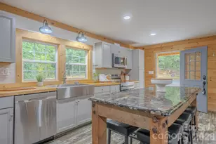633 Kingdom Pl, Zirconia, NC 28790 - Photo 9