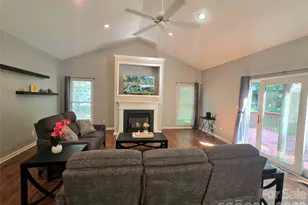 203 Springfield Rd, Statesville, NC 28625 - Photo 9