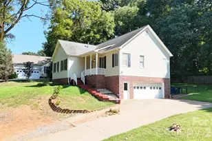 203 Springfield Rd, Statesville, NC 28625 - Photo 3