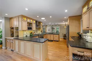 906 Indian Hill Rd, Hendersonville, NC 28792 - Photo 9