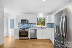 109 E Georgia Ave, Bessemer City, NC 28016 - Photo 5
