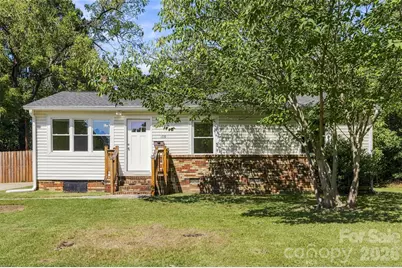 109 E Georgia Avenue, Bessemer City, NC 28016 - Photo 1